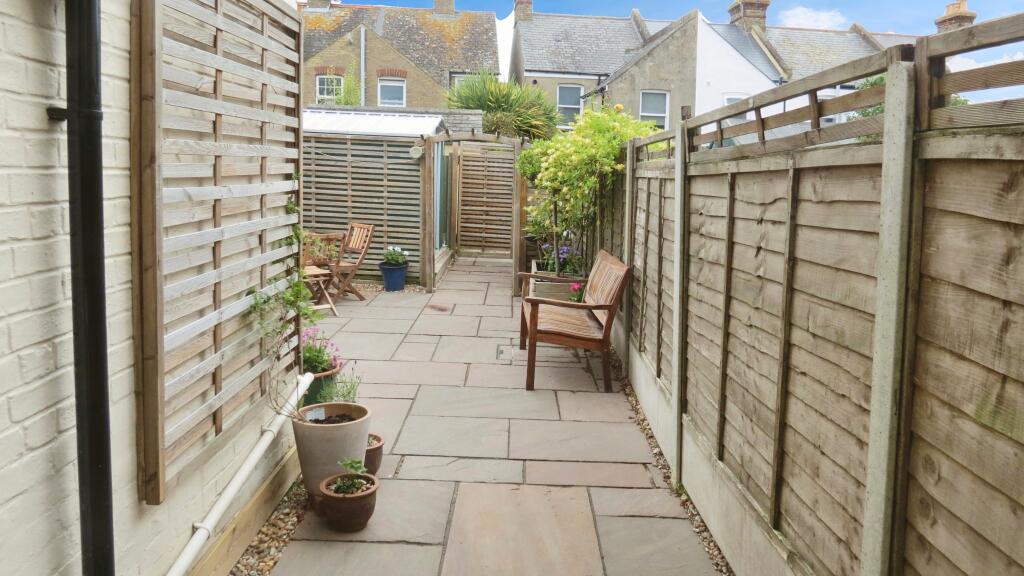 14 Back Garden Looking to Gate.JPG