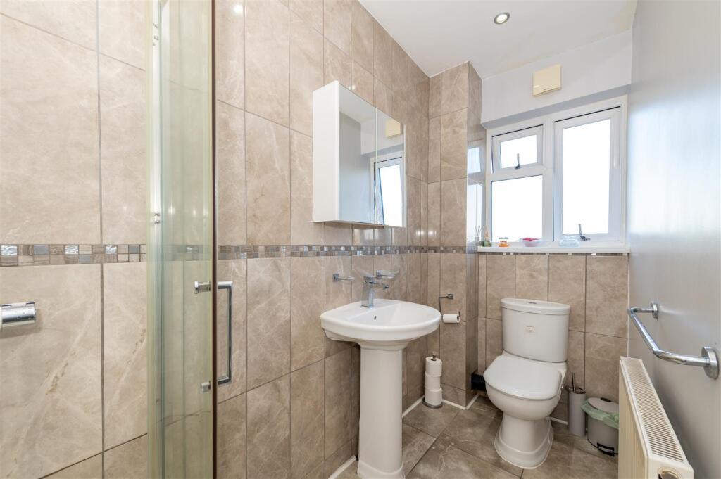 49 Hurcott Road - internal-7.JPG