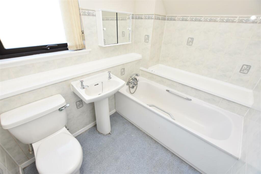 BATHROOM.JPG