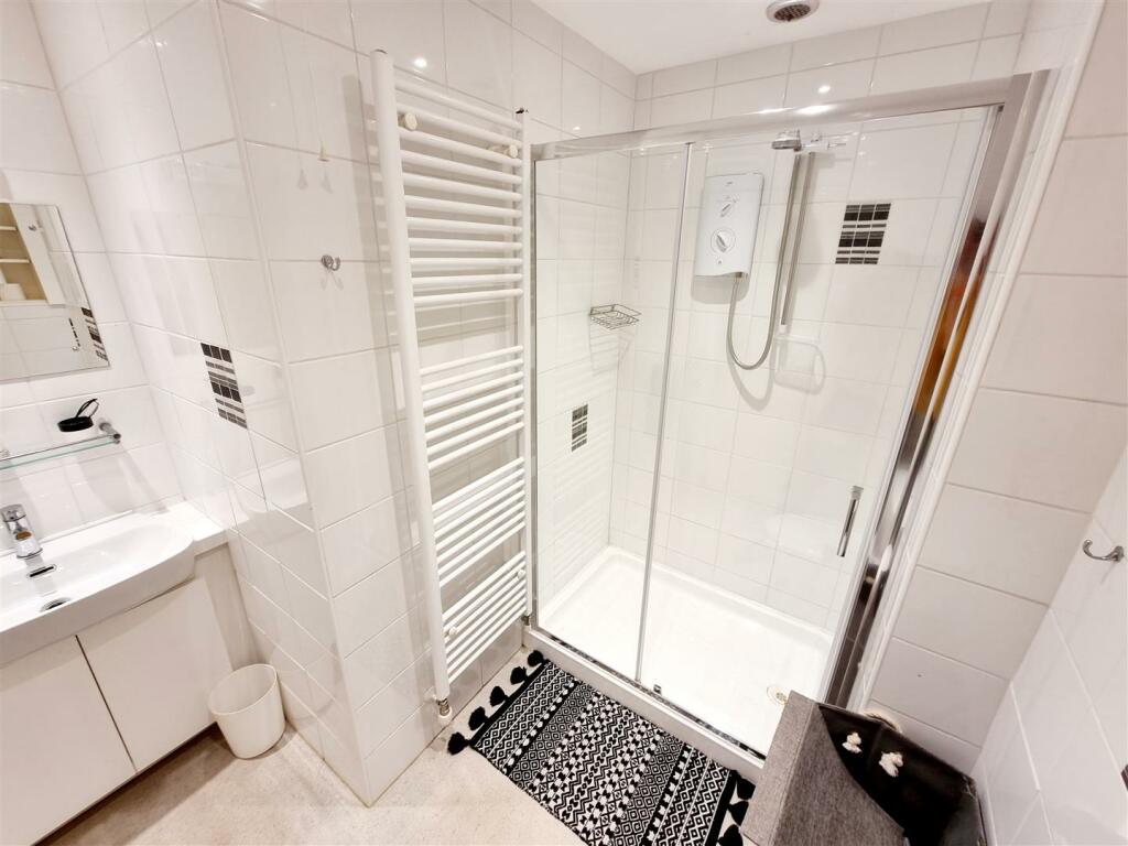 Ensuite.jpg