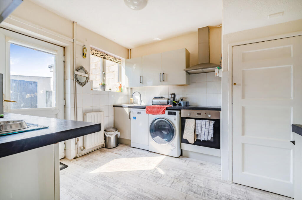 1305719-21-684bed...