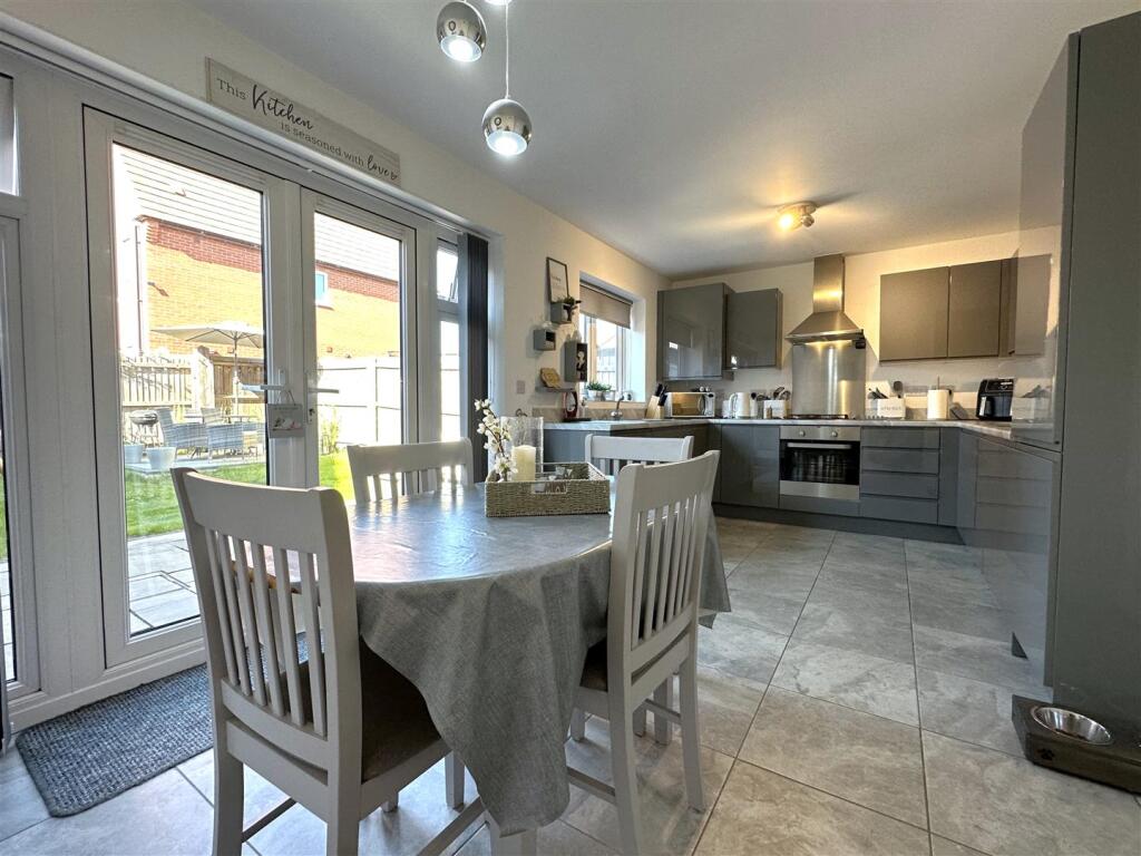 Open-Plan Dining Kitchen 024