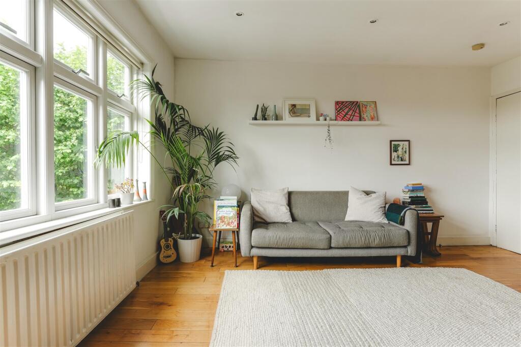 Downs Park Road-1.jpg