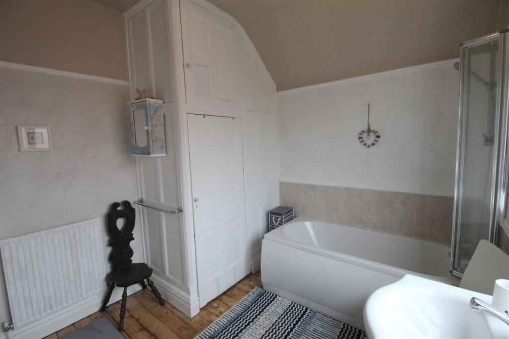 Park Road 74, Bathroom 1.JPG