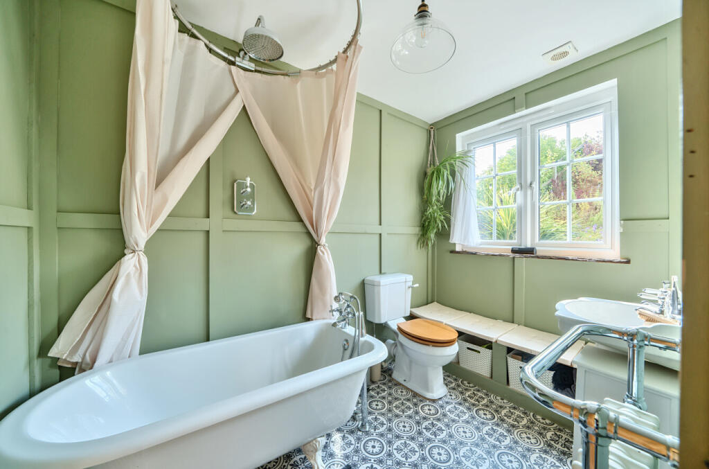 1327659-16-687a2d...