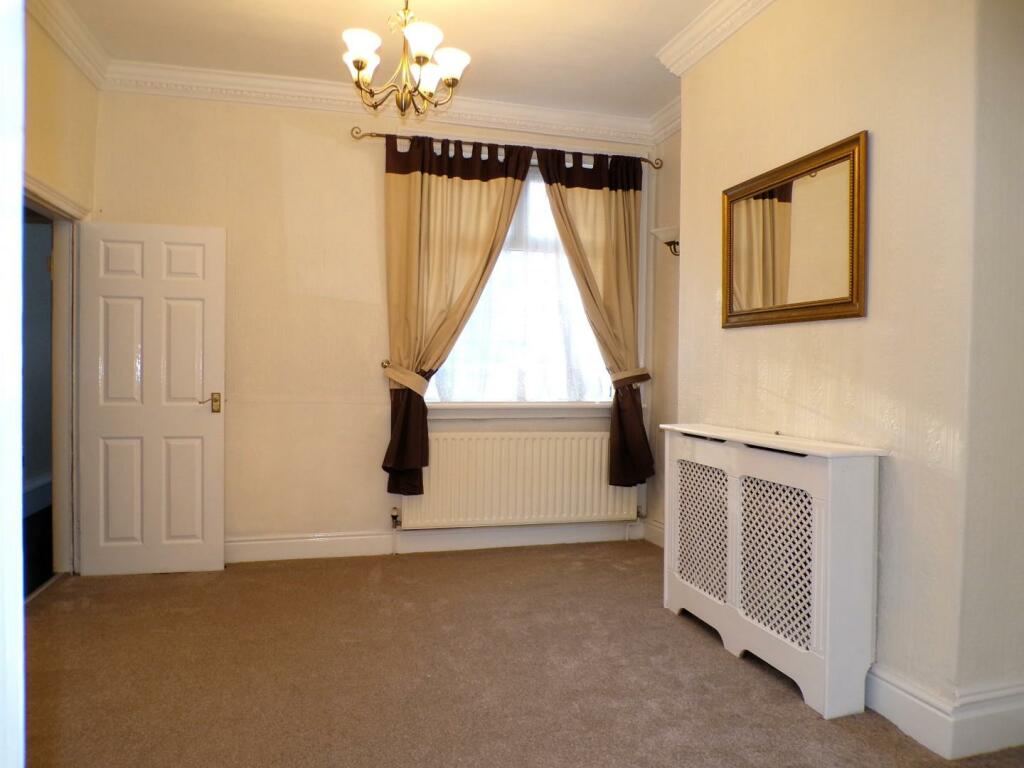 DerbyshireRd21lnge2.JPG