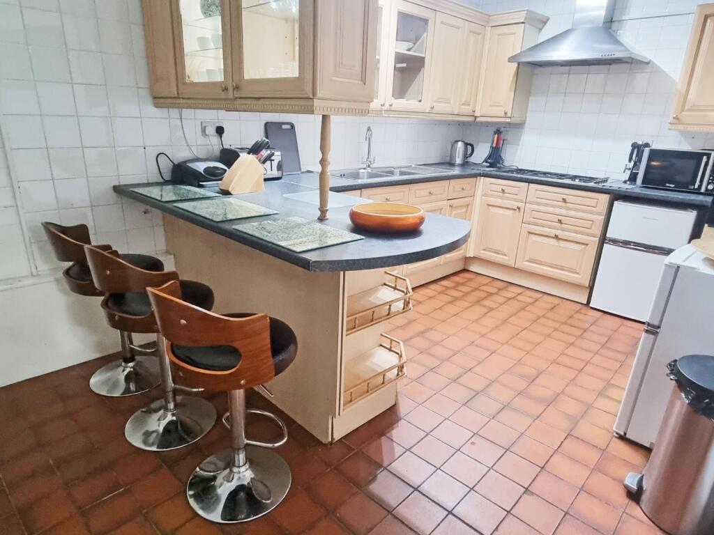 Waterloo Basement 5 Kitchen b.jpg