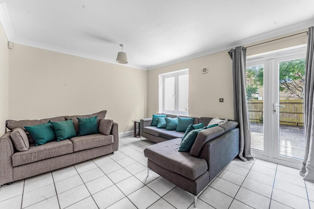 RECEPTION ROOM OPENING ON TO GARDENS.jpg