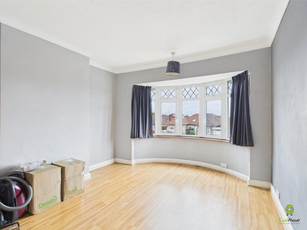 CAM03779G0-PR0238-STILL005