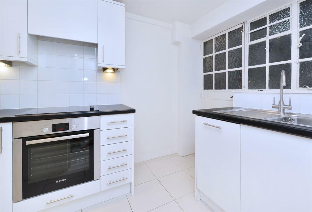 145Pelham-Flat24-5.jpg