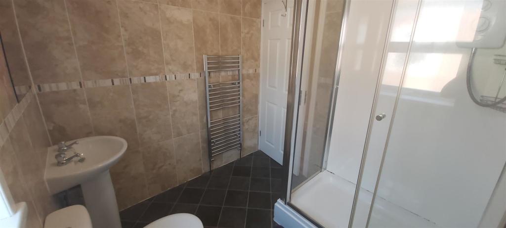 Shower room (3).jpg