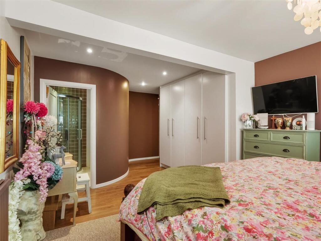 Master To En-Suite