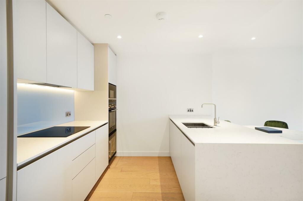 Apartment 3702, Hampton Tower - KmiC8iiXm2165MLWgn