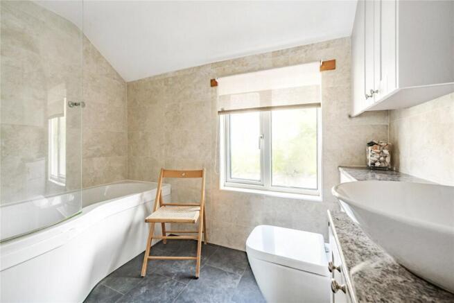 family bathroom.jpeg