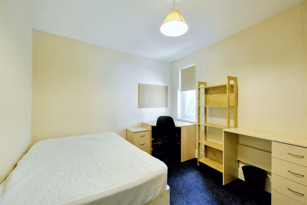 Bedroom 8_1.jpeg