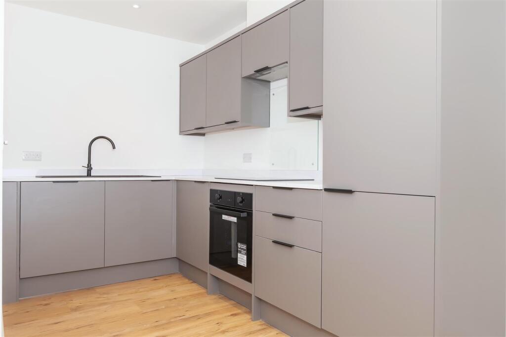 Northcourt Flat 6_2.jpg