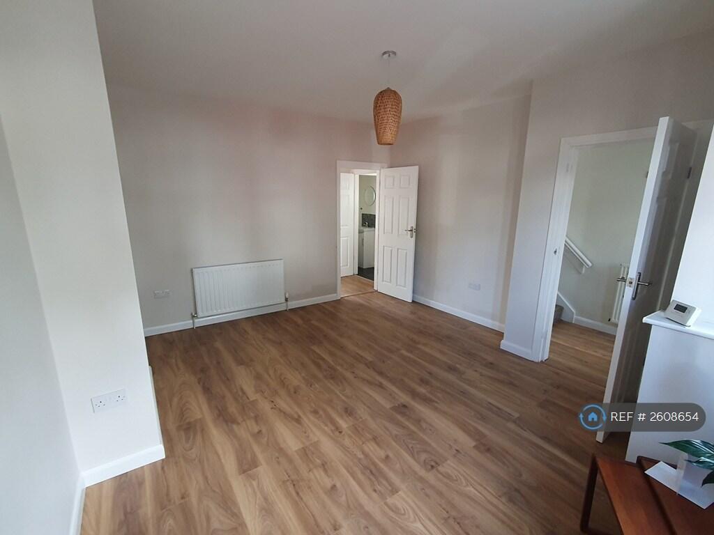 Living Room (2)