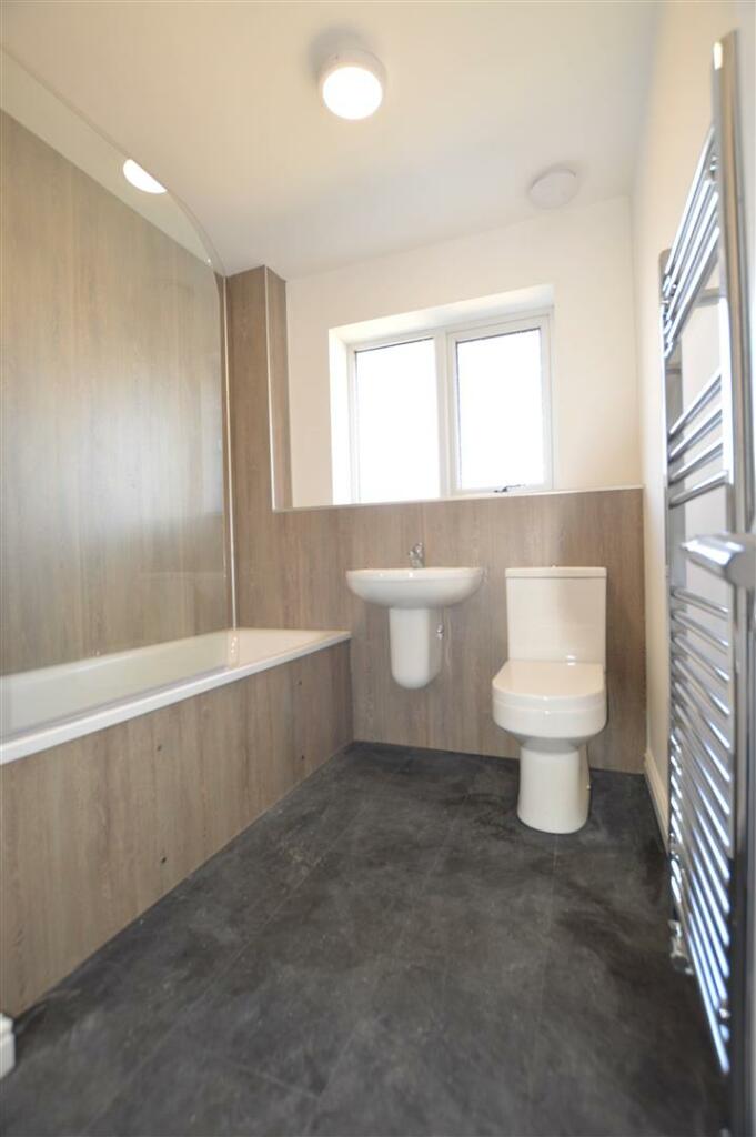 26 Scoular Drive Bathroom.JPG