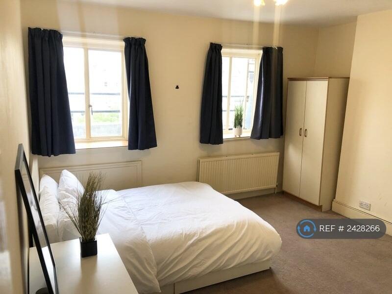 1- Studio Double Bed