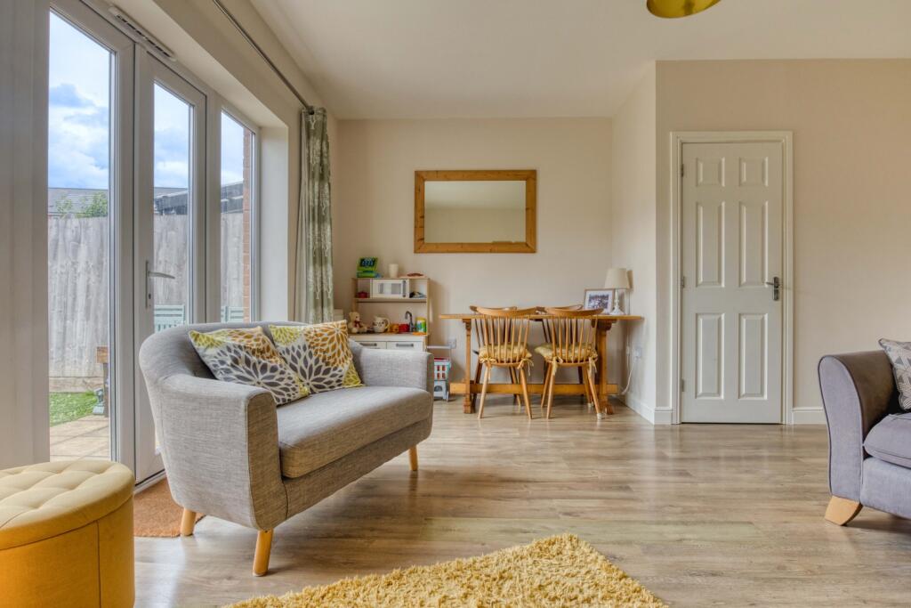 Ewemove Taunton Quartly Drive 2