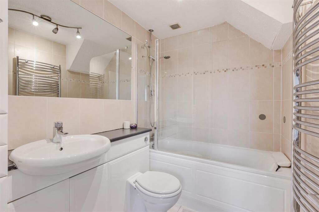 MIDDLE CLOSE (26).jpg