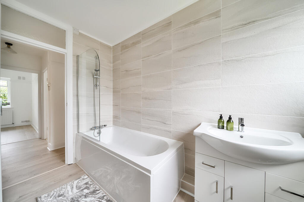 1332353-17-688b35...