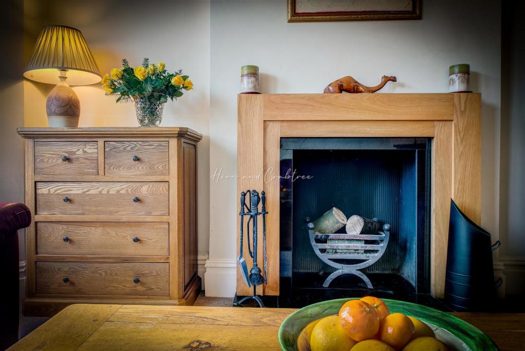 Llandennis Road, Cyncoed, HernCrabtree (9).jpg