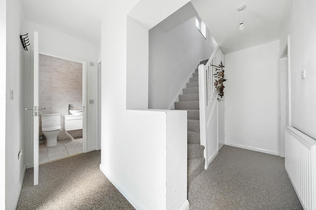 Entrance Hallway (1)