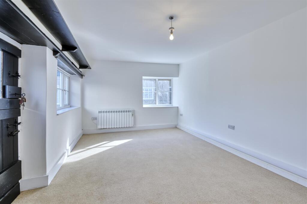 10-08-24-16 Main St Woodnewton-37_HDR.jpg