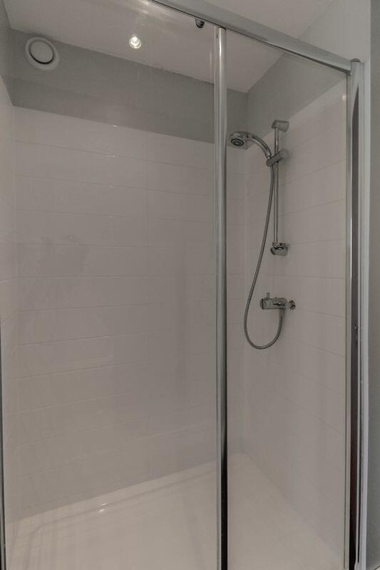 Main Bathroom Shower Cubicle 
