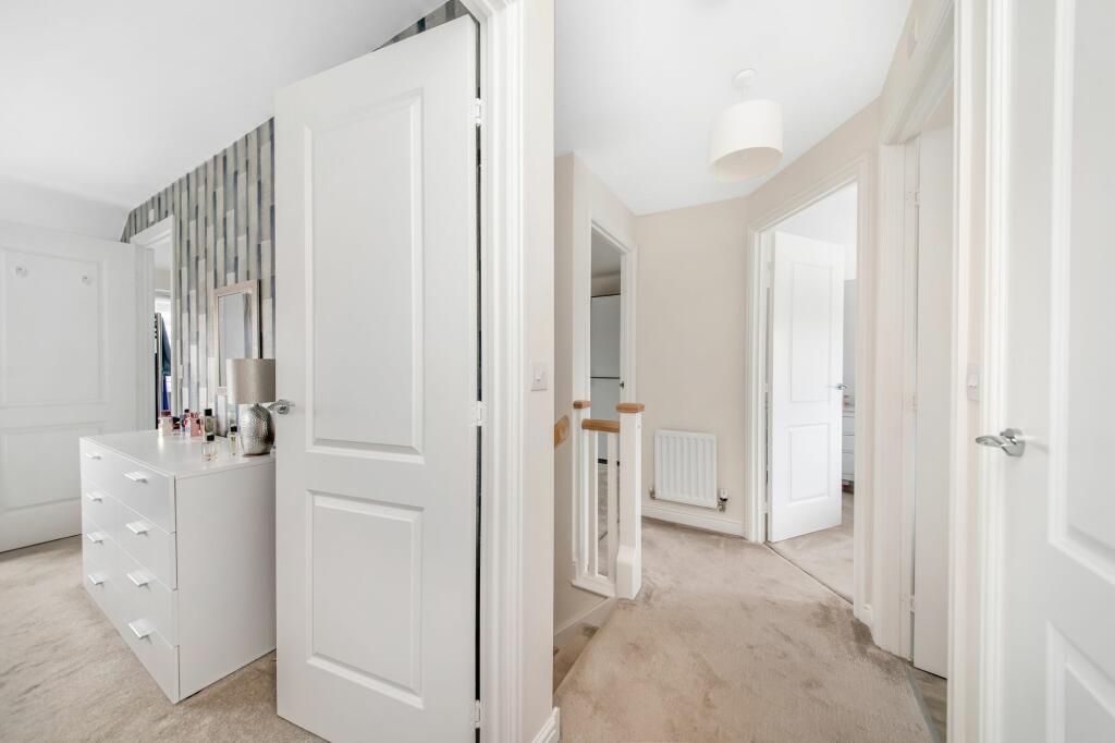 FIRST FLOOR LANDING