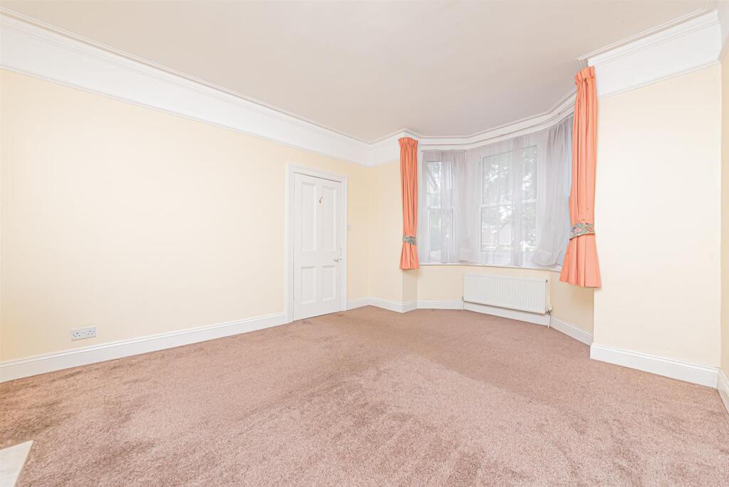 21 Sandhurst Road (2).jpg