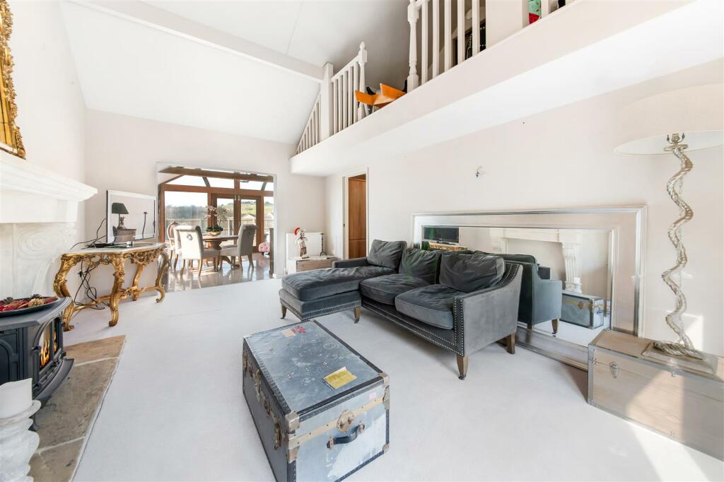 COACH HOUSE SITTING ROOM