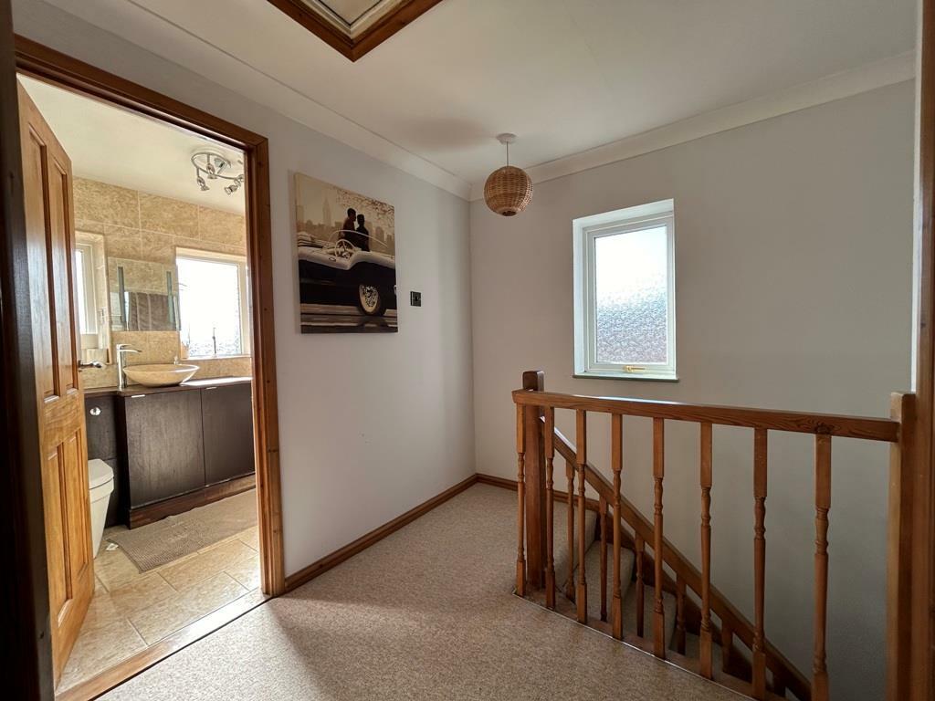FIRST FLOOR LANDING