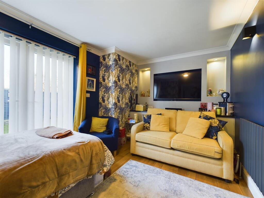Bedroom 4 - Reception Room (6).jpg