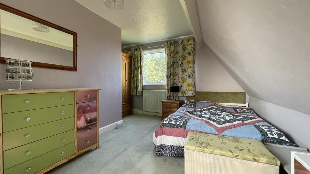 Bed 1.JPG