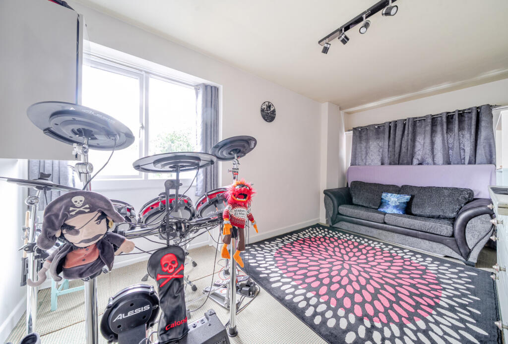 1331644-7-688b7c6...