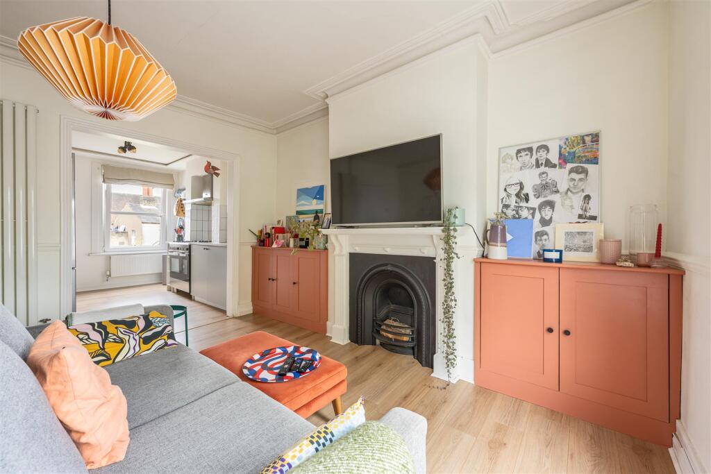 Queens Grove Road E4