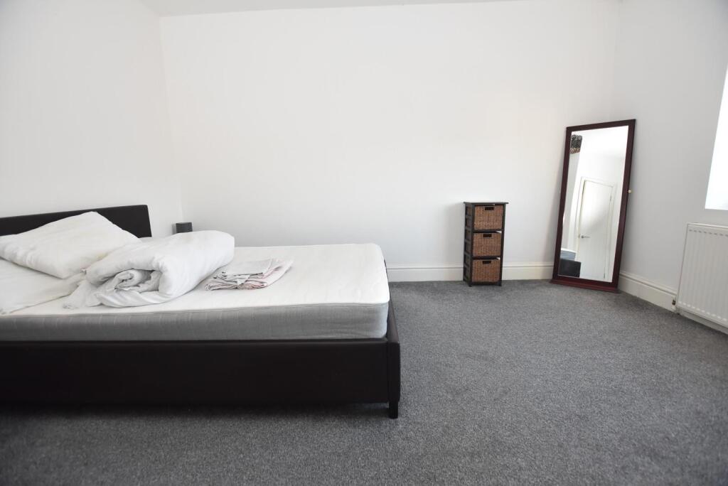 BED 2.jpg