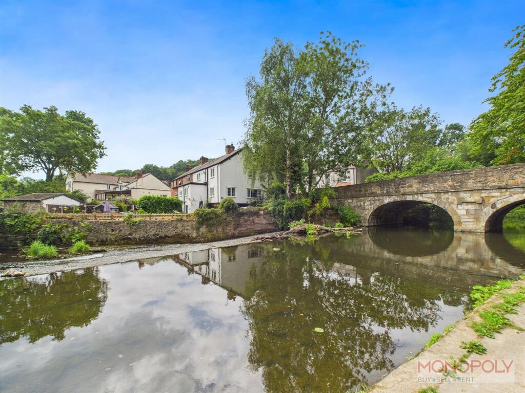 TWO MINUTE WALK FROM PROPERTY