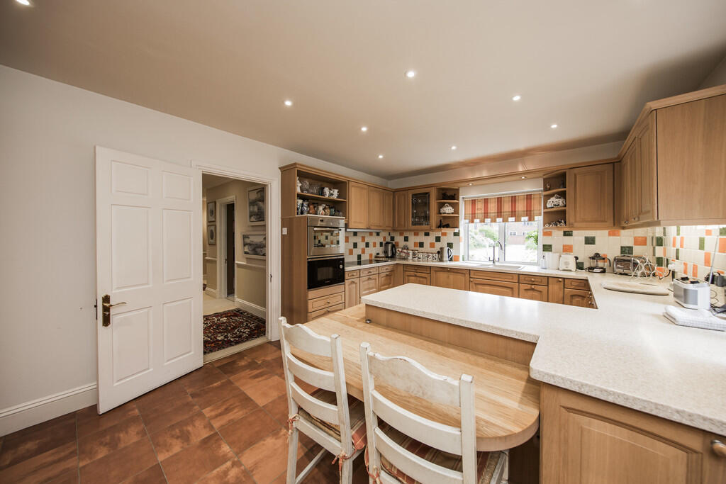 Kitchen Diner1