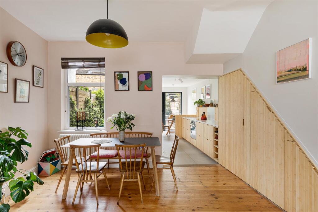 Wellington Road, E17