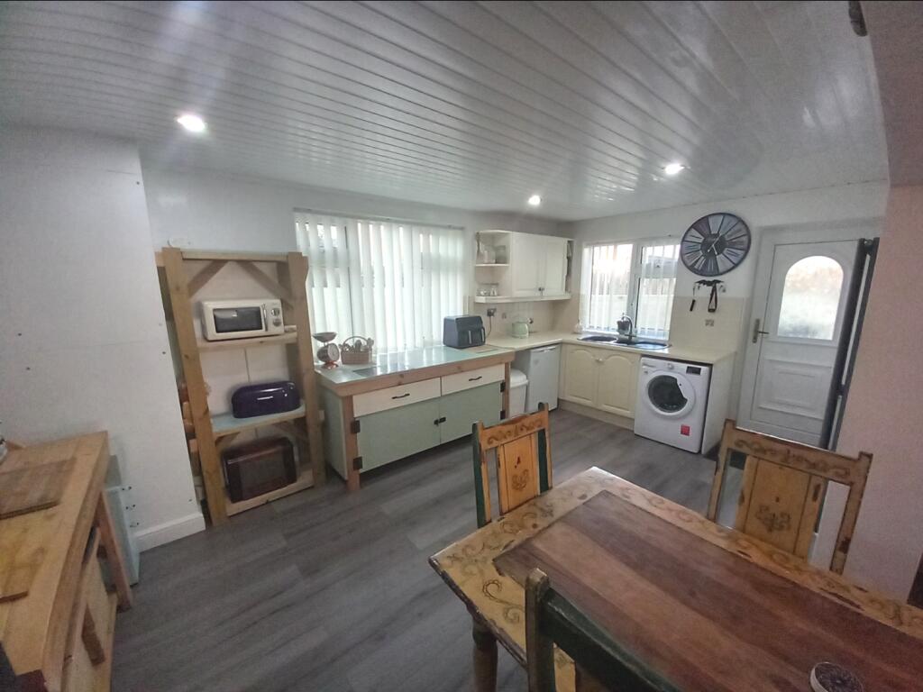 DINING KITCHEN