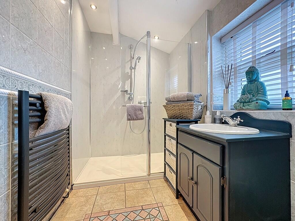 Ground floor show...