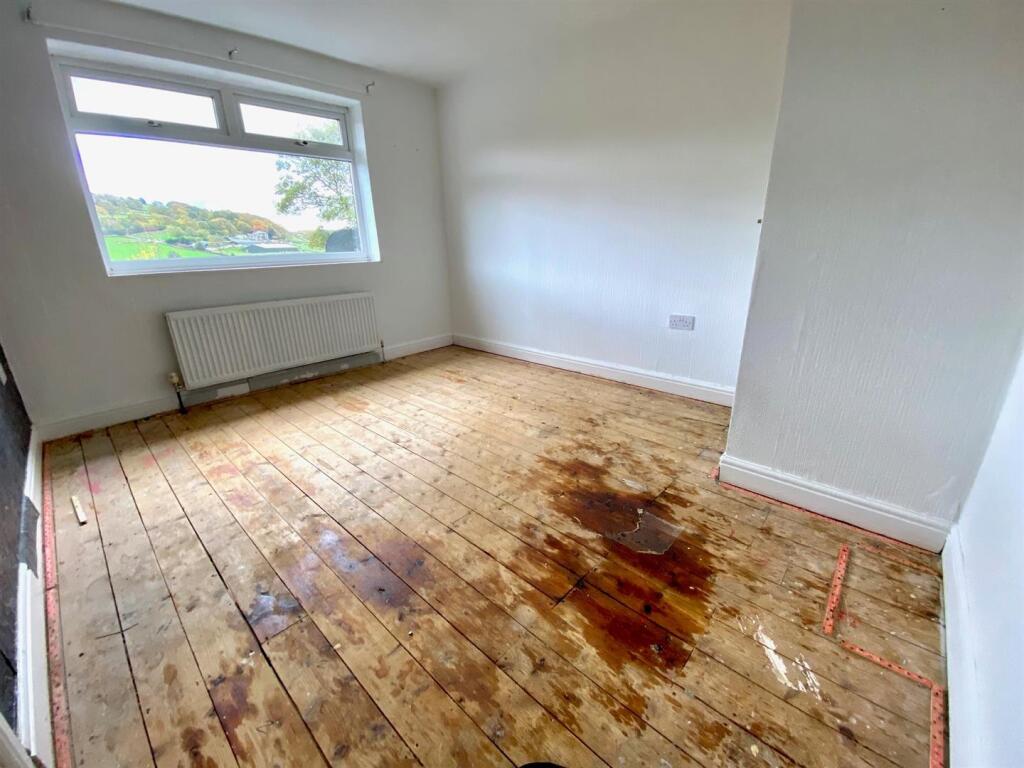 Bramleys Estate Agents - Greave House Drive - Ludd