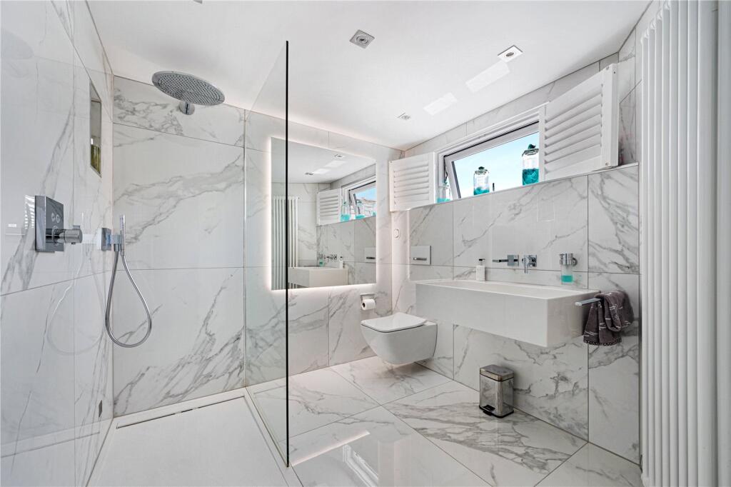 Family Shower Room