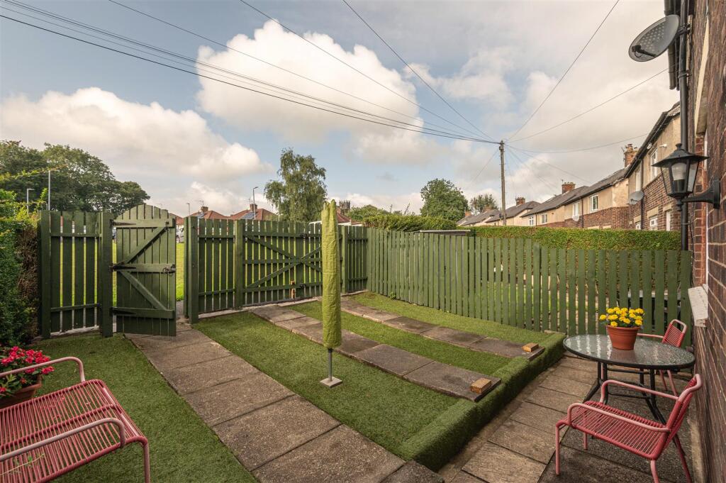 10 - 50 Pollitt Ave HX6 1LE.jpg