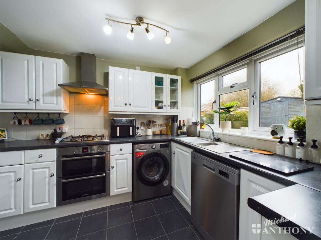 CAM02773G0-PR0247-STILL011