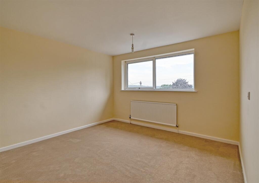 7 Stretton Close-13.jpg
