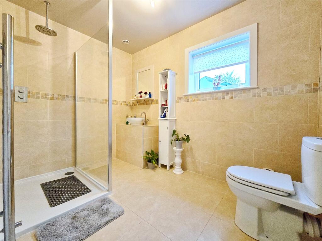 Annexe  Shower Room